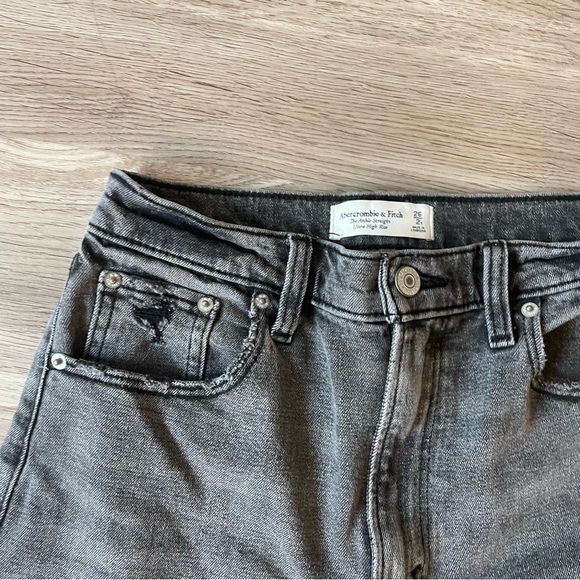 Abercrombie & Fitch Ultra High Rise Ankle Straight Jeans - Picture 2 of 3
